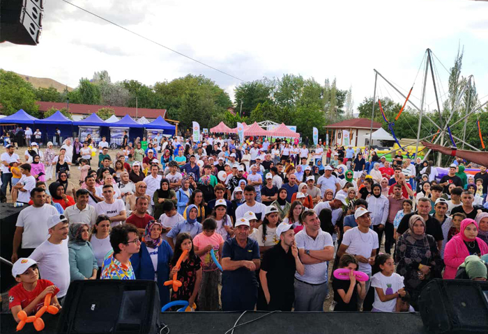 Ankara Unma alanlar Geleneksel Aile Pikniinde Bulutu