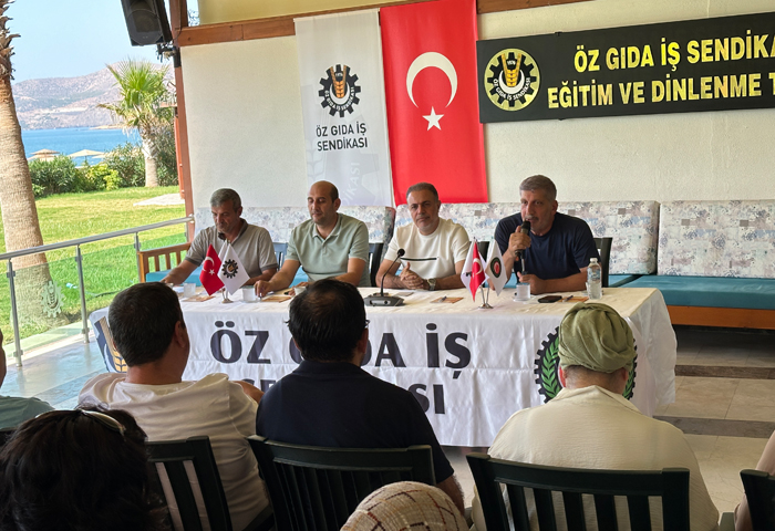 Yneticilerimiz, Mersin'deki Eitim Programnda yelerle Bir Araya Geldi